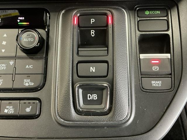 ステップワゴン e:HEVスパーダ ドラレコ ナビ Rカメラ ブルートゥース フルオートエアコン ESC シートヒータ オートライト キーフリー LEDヘッドランプ イモビ ABS リアカメラ スマートキ USBポート ECOモード(17枚目)