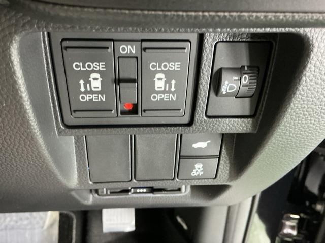 ステップワゴン e:HEVスパーダ ドラレコ ナビ Rカメラ ブルートゥース フルオートエアコン ESC シートヒータ オートライト キーフリー LEDヘッドランプ イモビ ABS リアカメラ スマートキ USBポート ECOモード(20枚目)