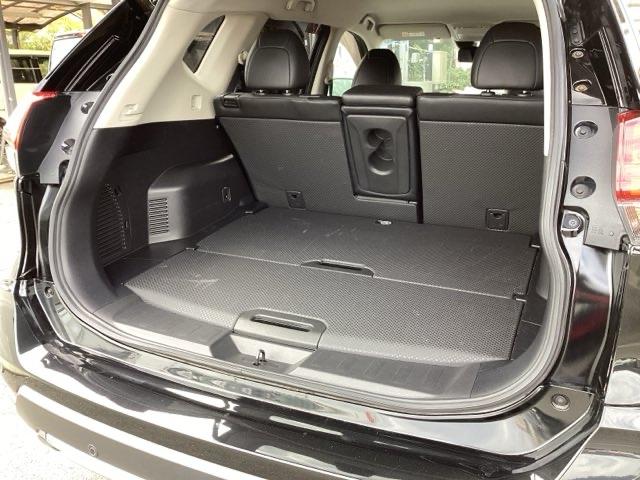 エクストレイル ２０Ｘ　ナビ　フルセグ　全周囲カメラ　パワーリアゲート　地デジ　ＶＤＣ　Ｂカメラ　ＤＶＤ再生　インテリキー　Ａストップ　ＬＥＤライト　ＥＴＣ　エアコン　盗難防止システム　キーレスエントリー　ＡＢＳ　エアバッグ（20枚目）