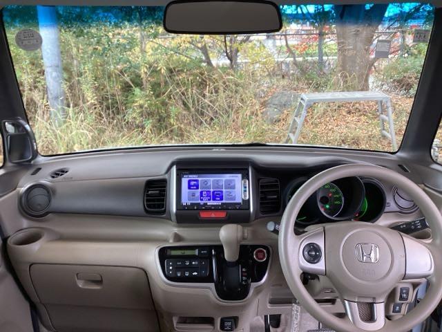 Ｎ－ＢＯＸ Ｇ・Ｌパッケージ　純正ナビ　ワンセグ　ＥＴＣ　Ｉ－ＳＴＯＰ　ベンチ席　全席ＰＷ　イモビライザー　ナビテレビ　１セグ　ＡＡＣ　横滑り防止　スマートキー　ＤＶＤ再生　ＡＢＳ　キーレスＥ　パワーステアリング　運転席エアバッグ（3枚目）