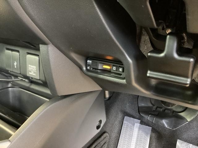 フィットハイブリッド Fコンフォートエディション 純正ナビ フルセグ リアカメラ セキュリティアラーム USB接続 スマキー ETC車載器 リヤカメラ 横滑り防止機能 地デジ LEDヘッド ABS エアバッグ パワーウインドウ アイドリングストップ(16枚目)