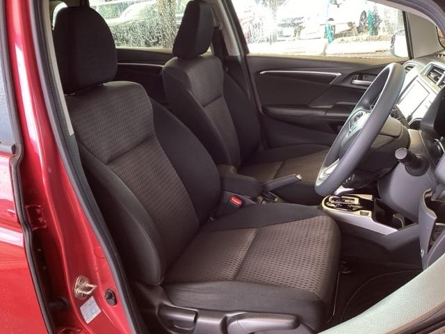 フィットハイブリッド Fコンフォートエディション 純正ナビ フルセグ リアカメラ セキュリティアラーム USB接続 スマキー ETC車載器 リヤカメラ 横滑り防止機能 地デジ LEDヘッド ABS エアバッグ パワーウインドウ アイドリングストップ(19枚目)