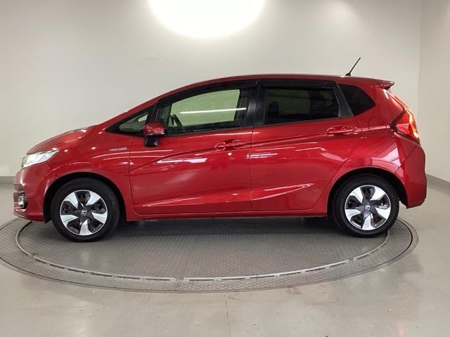 フィットハイブリッド Fコンフォートエディション 純正ナビ フルセグ リアカメラ セキュリティアラーム USB接続 スマキー ETC車載器 リヤカメラ 横滑り防止機能 地デジ LEDヘッド ABS エアバッグ パワーウインドウ アイドリングストップ(35枚目)