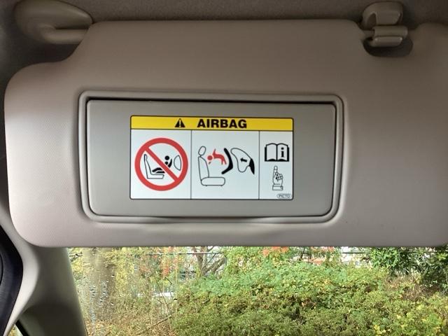 フィットハイブリッド Fコンフォートエディション 純正ナビ フルセグ リアカメラ セキュリティアラーム USB接続 スマキー ETC車載器 リヤカメラ 横滑り防止機能 地デジ LEDヘッド ABS エアバッグ パワーウインドウ アイドリングストップ(40枚目)