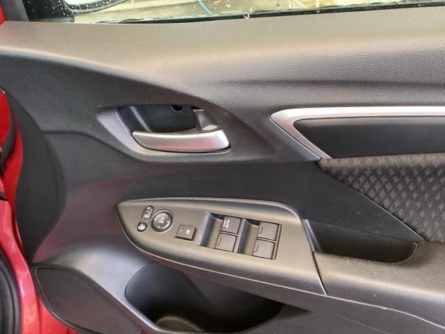 フィットハイブリッド Fコンフォートエディション 純正ナビ フルセグ リアカメラ セキュリティアラーム USB接続 スマキー ETC車載器 リヤカメラ 横滑り防止機能 地デジ LEDヘッド ABS エアバッグ パワーウインドウ アイドリングストップ(51枚目)