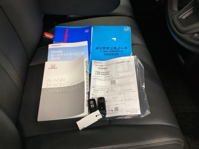 Ｎ－ＷＧＮカスタム Ｌ・ターボ　メモリーナビ　リアカメラ　フルセグ　衝突被害軽減装置　ＬＥＤランプ　クリアランスソナー　Ｂカメ　サイドエアバック　前席シートヒーター　イモビ　スマートキー・プッシュスタート　キーフリー　横滑り防止（18枚目）