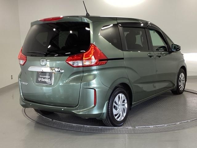 フリード Ｇ　純正ナビ　フルセグ　リアカメラ　Ａクルーズ　３列シート　ＬＥＤヘッドライト　パワーウインドウ　地デジ　Ｒカメラ　イモビ　ＶＳＡ　ＵＳＢ　ドライブレコーダー　エアコン　エアバッグ　スマートキー　キーフリ（8枚目）