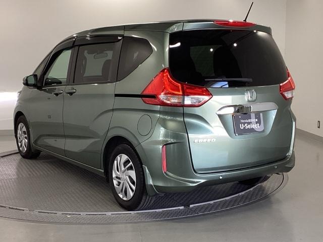 フリード Ｇ　純正ナビ　フルセグ　リアカメラ　Ａクルーズ　３列シート　ＬＥＤヘッドライト　パワーウインドウ　地デジ　Ｒカメラ　イモビ　ＶＳＡ　ＵＳＢ　ドライブレコーダー　エアコン　エアバッグ　スマートキー　キーフリ（10枚目）