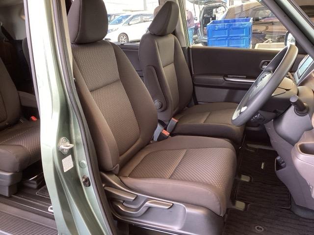 フリード Ｇ　純正ナビ　フルセグ　リアカメラ　Ａクルーズ　３列シート　ＬＥＤヘッドライト　パワーウインドウ　地デジ　Ｒカメラ　イモビ　ＶＳＡ　ＵＳＢ　ドライブレコーダー　エアコン　エアバッグ　スマートキー　キーフリ（19枚目）