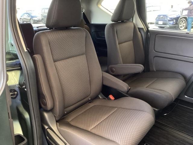 フリード Ｇ　純正ナビ　フルセグ　リアカメラ　Ａクルーズ　３列シート　ＬＥＤヘッドライト　パワーウインドウ　地デジ　Ｒカメラ　イモビ　ＶＳＡ　ＵＳＢ　ドライブレコーダー　エアコン　エアバッグ　スマートキー　キーフリ（20枚目）