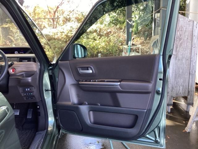 フリード Ｇ　純正ナビ　フルセグ　リアカメラ　Ａクルーズ　３列シート　ＬＥＤヘッドライト　パワーウインドウ　地デジ　Ｒカメラ　イモビ　ＶＳＡ　ＵＳＢ　ドライブレコーダー　エアコン　エアバッグ　スマートキー　キーフリ（51枚目）