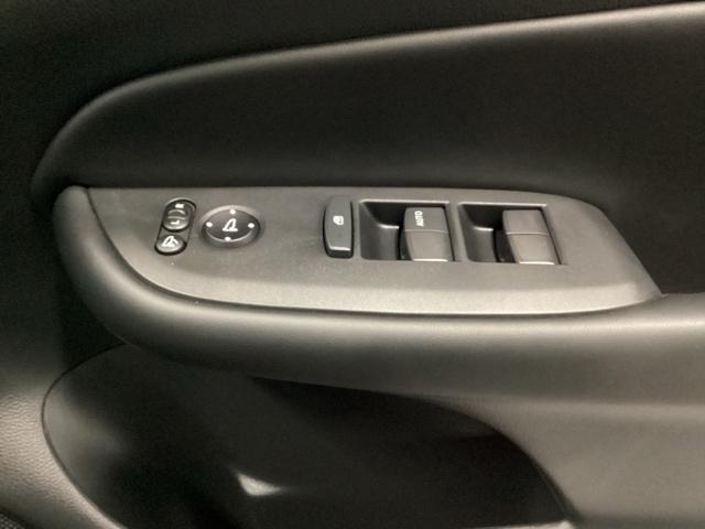 フィット e:HEVホーム HondaCONNECT対応純正メモリーナビ 前後誤発進抑制機能 クリソナ 助手席エアバッグ 運転席エアバッグ アイドリングストップ LEDライト USB接続 バックカメラ ABS サイドエアバッグ(26枚目)