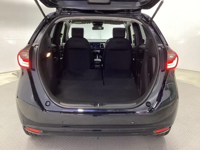 フィット e:HEVホーム HondaCONNECT対応純正メモリーナビ 前後誤発進抑制機能 クリソナ 助手席エアバッグ 運転席エアバッグ アイドリングストップ LEDライト USB接続 バックカメラ ABS サイドエアバッグ(32枚目)