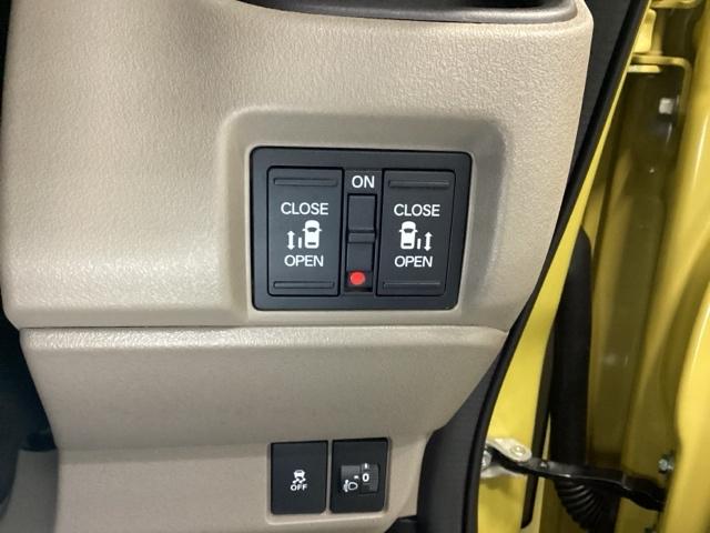 �p���[�X���C�h�h�A�̊J�̓X�}�[�g�L�[�̃����R����h�A�m�u�͖ܘ_�A�^�]�ȑ��̃X�C�b�`����ł��J���ł��A���S�E�ȒP�ł�