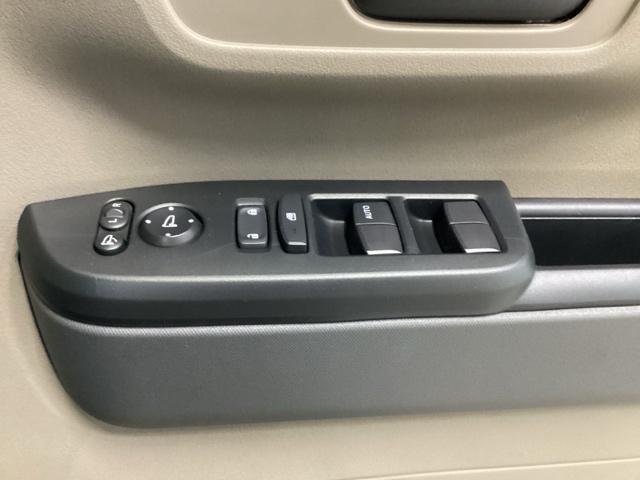 �d���i�[�������R���h�A�~���[�ƁA�p���[�E�B���h�E�}�X�^�[�X�C�b�`���͉^�]�ȃh�A�ɂ���܂��B