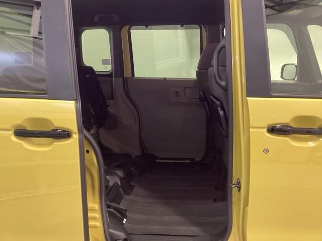 �Z���^�[���C�A�E�g�R���^���N�Ȃ̂ŁA���A�V�[�g�N�b�V�����𒵂ˏグ��ƁA�w�̍����ו����A�ςގ����ł��܂��B