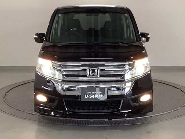 ステップワゴンスパーダ Ｚ　純正ナビ　フルセグ　リアカメラ　横滑防止　エアロ　イモビ　地デジＴＶ　バックモニタ－　３列シ－ト　キーフリー　パワーウィンド　ＥＴＣ付　ナビ・ＴＶ　エアコン　ＤＶＤ再生　運転席助手席エアバック　ＡＢＳ（6枚目）