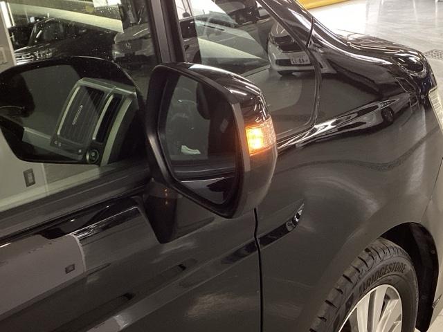 ステップワゴンスパーダ Ｚ　純正ナビ　フルセグ　リアカメラ　横滑防止　エアロ　イモビ　地デジＴＶ　バックモニタ－　３列シ－ト　キーフリー　パワーウィンド　ＥＴＣ付　ナビ・ＴＶ　エアコン　ＤＶＤ再生　運転席助手席エアバック　ＡＢＳ（31枚目）