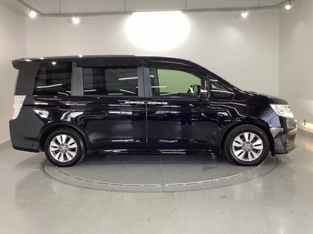 ステップワゴンスパーダ Ｚ　純正ナビ　フルセグ　リアカメラ　横滑防止　エアロ　イモビ　地デジＴＶ　バックモニタ－　３列シ－ト　キーフリー　パワーウィンド　ＥＴＣ付　ナビ・ＴＶ　エアコン　ＤＶＤ再生　運転席助手席エアバック　ＡＢＳ（32枚目）