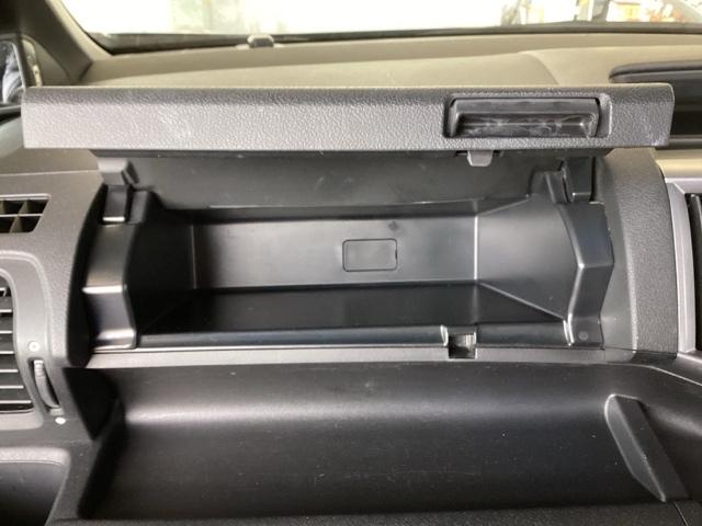 ステップワゴンスパーダ Ｚ　純正ナビ　フルセグ　リアカメラ　横滑防止　エアロ　イモビ　地デジＴＶ　バックモニタ－　３列シ－ト　キーフリー　パワーウィンド　ＥＴＣ付　ナビ・ＴＶ　エアコン　ＤＶＤ再生　運転席助手席エアバック　ＡＢＳ（45枚目）