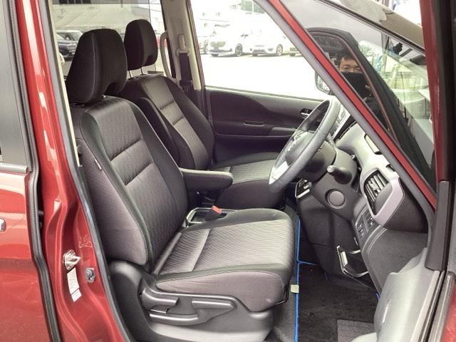 セレナ ｅ－パワーハイウェイスターＶ　純正メモリーナビ　全周囲カメラ　ＥＴＣ　３６０°カメラ　エマジェンシーブレーキ　ＤＶＤ再生機能　地デジ　ＵＳＢ入力　パーキングセンサー　３列シート　ウォークスルー　横滑り防止機能　スマキー　ＬＥＤ（16枚目）