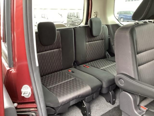 セレナ ｅ－パワーハイウェイスターＶ　純正メモリーナビ　全周囲カメラ　ＥＴＣ　３６０°カメラ　エマジェンシーブレーキ　ＤＶＤ再生機能　地デジ　ＵＳＢ入力　パーキングセンサー　３列シート　ウォークスルー　横滑り防止機能　スマキー　ＬＥＤ（18枚目）