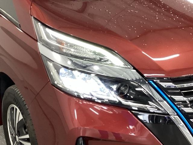 セレナ ｅ－パワーハイウェイスターＶ　純正メモリーナビ　全周囲カメラ　ＥＴＣ　３６０°カメラ　エマジェンシーブレーキ　ＤＶＤ再生機能　地デジ　ＵＳＢ入力　パーキングセンサー　３列シート　ウォークスルー　横滑り防止機能　スマキー　ＬＥＤ（23枚目）
