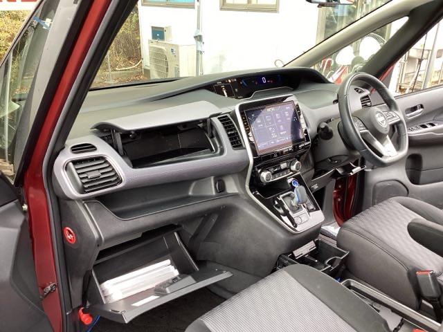 セレナ ｅ－パワーハイウェイスターＶ　純正メモリーナビ　全周囲カメラ　ＥＴＣ　３６０°カメラ　エマジェンシーブレーキ　ＤＶＤ再生機能　地デジ　ＵＳＢ入力　パーキングセンサー　３列シート　ウォークスルー　横滑り防止機能　スマキー　ＬＥＤ（37枚目）