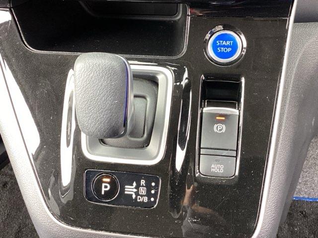 セレナ ｅ－パワーハイウェイスターＶ　純正メモリーナビ　全周囲カメラ　ＥＴＣ　３６０°カメラ　エマジェンシーブレーキ　ＤＶＤ再生機能　地デジ　ＵＳＢ入力　パーキングセンサー　３列シート　ウォークスルー　横滑り防止機能　スマキー　ＬＥＤ（40枚目）