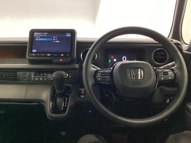 Ｎ－ＢＯＸカスタム ベースグレード　ＨｏｎｄａＣＯＮＮＥＣＴ対応純正メモリーナビ　ＵＳＢ接続　ＣＭＢＳ　Ｄレコ　ベンチシート　オートエアコン　スマートキ　ＬＥＤ　盗難防止装置　クルコン　ＥＴＣ　バックカメラ　フルセグＴＶ　エアバッグ（3枚目）