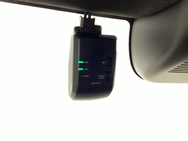 Ｎ－ＢＯＸカスタム ベースグレード　ＨｏｎｄａＣＯＮＮＥＣＴ対応純正メモリーナビ　ＵＳＢ接続　ＣＭＢＳ　Ｄレコ　ベンチシート　オートエアコン　スマートキ　ＬＥＤ　盗難防止装置　クルコン　ＥＴＣ　バックカメラ　フルセグＴＶ　エアバッグ（12枚目）