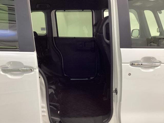 Ｎ－ＢＯＸカスタム ベースグレード　ＨｏｎｄａＣＯＮＮＥＣＴ対応純正メモリーナビ　ＵＳＢ接続　ＣＭＢＳ　Ｄレコ　ベンチシート　オートエアコン　スマートキ　ＬＥＤ　盗難防止装置　クルコン　ＥＴＣ　バックカメラ　フルセグＴＶ　エアバッグ（22枚目）