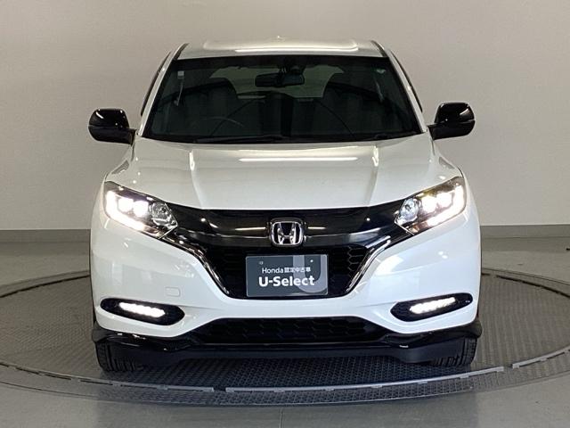 ヴェゼル ＲＳ・ホンダセンシング　メモリーナビ　リアカメラ　ＥＴＣ　盗難防止　バックモニター　サイドエアバック　スマ－トキ－　シートヒータ　ＬＥＤライト　地デジＴＶ　フルオートエアコン　整備記録簿　ＤＶＤ　横滑り防止機能　ナビ＆ＴＶ（6枚目）