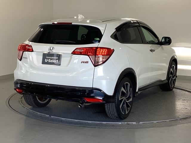 ヴェゼル ＲＳ・ホンダセンシング　メモリーナビ　リアカメラ　ＥＴＣ　盗難防止　バックモニター　サイドエアバック　スマ－トキ－　シートヒータ　ＬＥＤライト　地デジＴＶ　フルオートエアコン　整備記録簿　ＤＶＤ　横滑り防止機能　ナビ＆ＴＶ（8枚目）