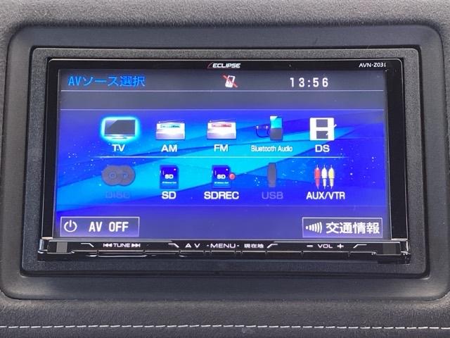 ヴェゼル ＲＳ・ホンダセンシング　メモリーナビ　リアカメラ　ＥＴＣ　盗難防止　バックモニター　サイドエアバック　スマ－トキ－　シートヒータ　ＬＥＤライト　地デジＴＶ　フルオートエアコン　整備記録簿　ＤＶＤ　横滑り防止機能　ナビ＆ＴＶ（11枚目）