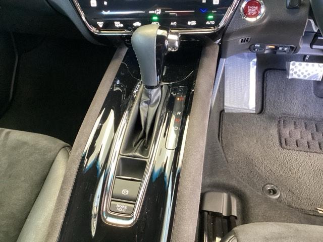 ヴェゼル ＲＳ・ホンダセンシング　メモリーナビ　リアカメラ　ＥＴＣ　盗難防止　バックモニター　サイドエアバック　スマ－トキ－　シートヒータ　ＬＥＤライト　地デジＴＶ　フルオートエアコン　整備記録簿　ＤＶＤ　横滑り防止機能　ナビ＆ＴＶ（13枚目）