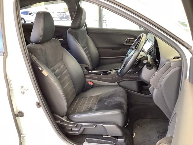 ヴェゼル ＲＳ・ホンダセンシング　メモリーナビ　リアカメラ　ＥＴＣ　盗難防止　バックモニター　サイドエアバック　スマ－トキ－　シートヒータ　ＬＥＤライト　地デジＴＶ　フルオートエアコン　整備記録簿　ＤＶＤ　横滑り防止機能　ナビ＆ＴＶ（16枚目）