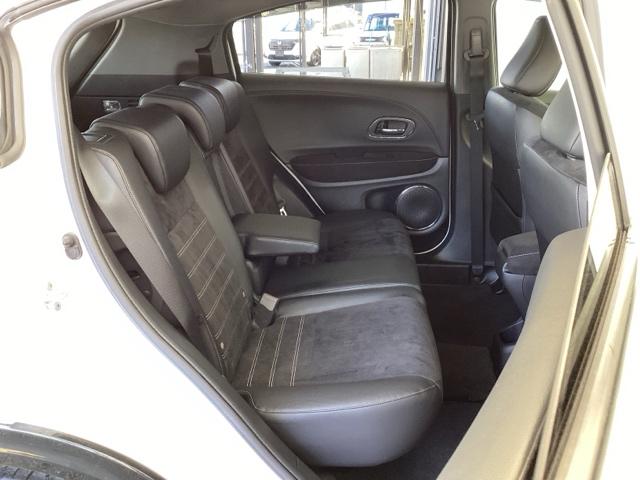 ヴェゼル ＲＳ・ホンダセンシング　メモリーナビ　リアカメラ　ＥＴＣ　盗難防止　バックモニター　サイドエアバック　スマ－トキ－　シートヒータ　ＬＥＤライト　地デジＴＶ　フルオートエアコン　整備記録簿　ＤＶＤ　横滑り防止機能　ナビ＆ＴＶ（17枚目）