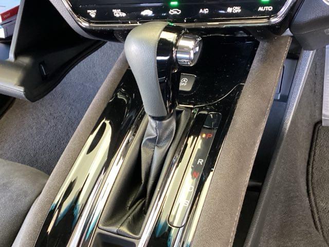ヴェゼル ＲＳ・ホンダセンシング　メモリーナビ　リアカメラ　ＥＴＣ　盗難防止　バックモニター　サイドエアバック　スマ－トキ－　シートヒータ　ＬＥＤライト　地デジＴＶ　フルオートエアコン　整備記録簿　ＤＶＤ　横滑り防止機能　ナビ＆ＴＶ（38枚目）