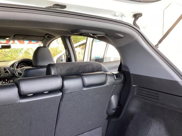 ヴェゼル ＲＳ・ホンダセンシング　メモリーナビ　リアカメラ　ＥＴＣ　盗難防止　バックモニター　サイドエアバック　スマ－トキ－　シートヒータ　ＬＥＤライト　地デジＴＶ　フルオートエアコン　整備記録簿　ＤＶＤ　横滑り防止機能　ナビ＆ＴＶ（62枚目）