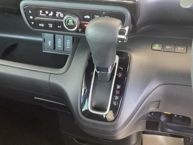 Ｎ－ＢＯＸカスタム Ｇ・Ｌホンダセンシング　純正ナビ　フルセグ　リアカメラ　地デジＴＶ　助手席エアバッグ　キーレス　シートＨ　アイドリングＳＴ　セキュリティーアラーム　スマ－トキ－　ナビＴＶ　ＥＴＣ　前車追従機能　サイドエアバッグ　ＵＳＢ（14枚目）