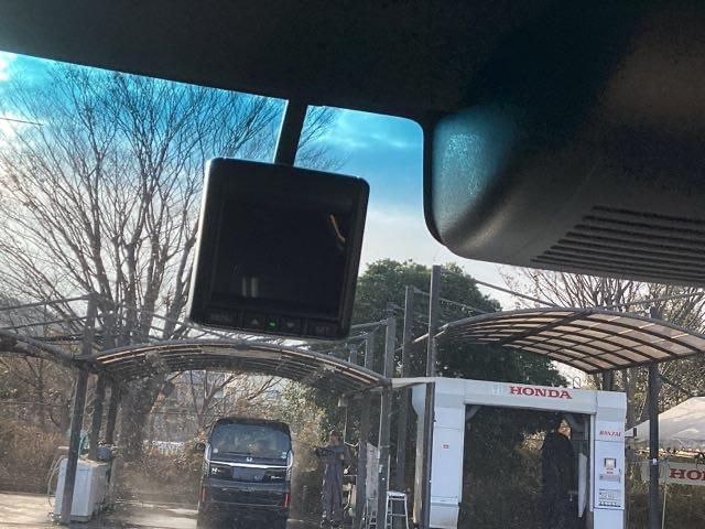 Ｎ－ＢＯＸカスタム Ｇ・Ｌホンダセンシング　純正ナビ　フルセグ　リアカメラ　地デジＴＶ　助手席エアバッグ　キーレス　シートＨ　アイドリングＳＴ　セキュリティーアラーム　スマ－トキ－　ナビＴＶ　ＥＴＣ　前車追従機能　サイドエアバッグ　ＵＳＢ（23枚目）