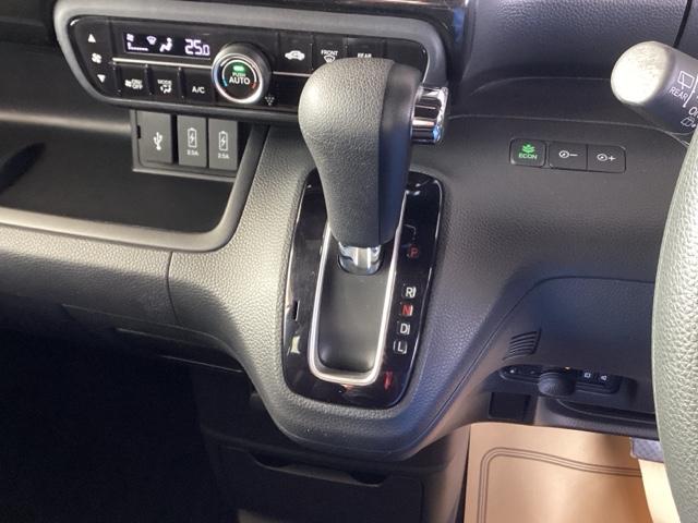 Ｎ－ＢＯＸカスタム Ｇ・Ｌホンダセンシング　純正ナビ　フルセグ　リアカメラ　地デジＴＶ　助手席エアバッグ　キーレス　アイドリングＳＴ　セキュリティーアラーム　スマ－トキ－　ナビＴＶ　ＥＴＣ　前車追従機能　サイドエアバッグ　ＬＥＤヘッドライト（14枚目）