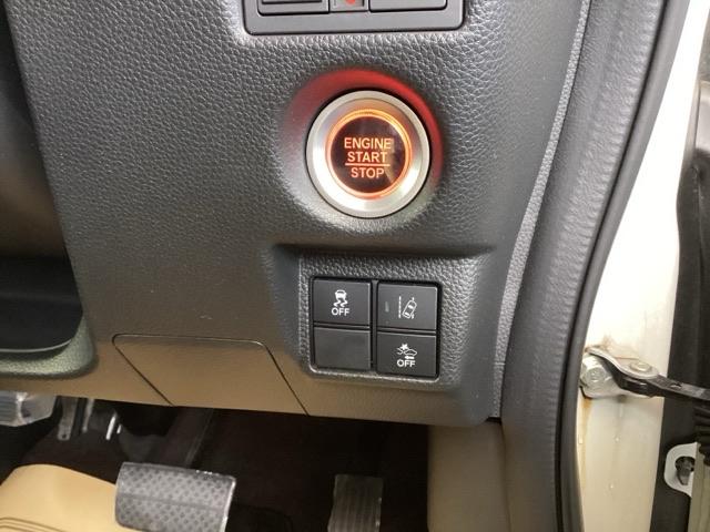 Ｎ－ＢＯＸカスタム Ｇ・Ｌホンダセンシング　純正ナビ　フルセグ　リアカメラ　地デジＴＶ　助手席エアバッグ　キーレス　アイドリングＳＴ　セキュリティーアラーム　スマ－トキ－　ナビＴＶ　ＥＴＣ　前車追従機能　サイドエアバッグ　ＬＥＤヘッドライト（17枚目）