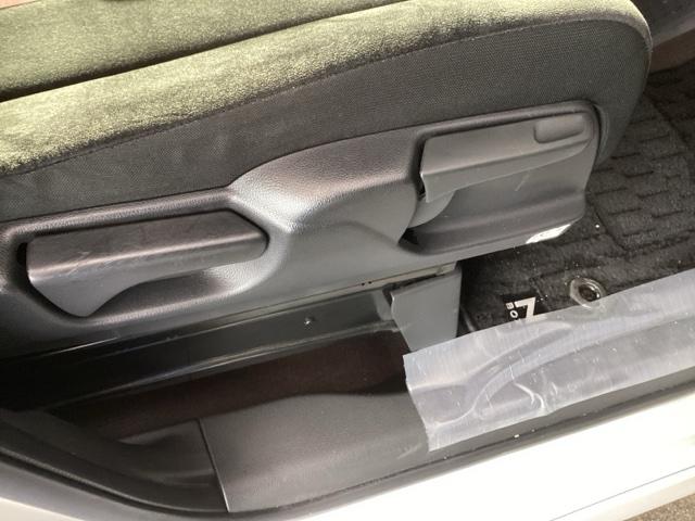 Ｎ－ＢＯＸカスタム Ｇ・Ｌホンダセンシング　純正ナビ　フルセグ　リアカメラ　地デジＴＶ　助手席エアバッグ　キーレス　アイドリングＳＴ　セキュリティーアラーム　スマ－トキ－　ナビＴＶ　ＥＴＣ　前車追従機能　サイドエアバッグ　ＬＥＤヘッドライト（52枚目）