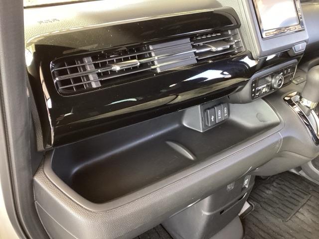 Ｎ－ＢＯＸカスタム Ｌ　純正ナビ　フルセグ　リアカメラ　Ｐソナー　サイドエアバッグ　ナビＴＶ　Ａストップ　シートヒータ　ベンチシート　キーフリーシステム　ＬＥＤライト　クルーズコントロール　ＡＣ　ＤＶＤ視聴可能　スマキー（42枚目）