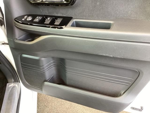 Ｎ－ＢＯＸカスタム Ｌ　純正ナビ　フルセグ　リアカメラ　Ｐソナー　サイドエアバッグ　ナビＴＶ　Ａストップ　シートヒータ　ベンチシート　キーフリーシステム　ＬＥＤライト　クルーズコントロール　ＡＣ　ＤＶＤ視聴可能　スマキー（52枚目）