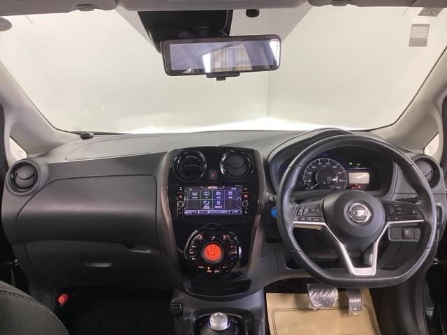 �t�����g�K���X���傫���A���C�h�Ȏ��E�ŉ^�]�����₷���Ȃ�悤�ɁA�݌v����Ă��܂��B