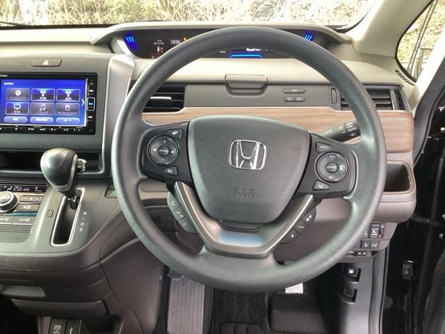 フリード G・ホンダセンシング 純正ナビ フルセグ リアカメラ Fセグ 追突被害軽減ブレーキ iストップ Wエアバッグ パワーウィンドウ アクティブクルーズコントロール スマートキ カラーバックモニター VSA エアコン キーレス(18枚目)