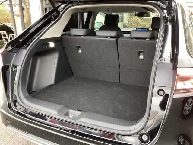 ヴェゼル ｅ：ＨＥＶＺ　純正ナビ　フルセグ　リアカメラ　衝突回避支援ブレーキ機能　スマキ　Ｐトランク　フルオートエアコン　Ｄレコ　エアバッグ　両席エアバック　Ｒカメ　パワーウィンドウ　ＬＥＤランプ　ソナー　クルーズＣ　ＵＳＢ（21枚目）